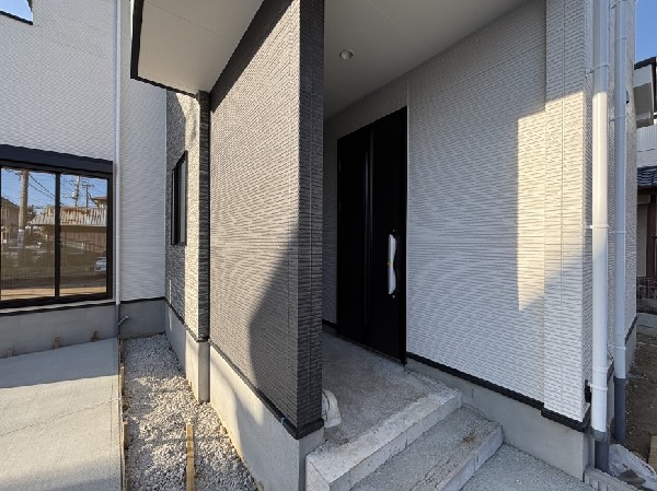 外観:玄関ドア周辺  