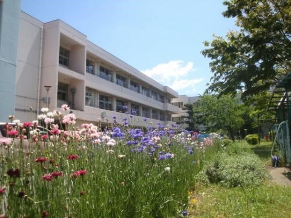 周辺環境:千葉市立磯辺第三小学校