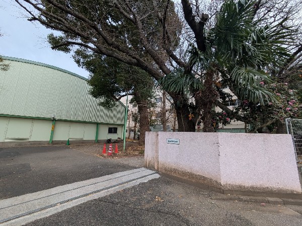 周辺環境:船橋市立飯山満小学校