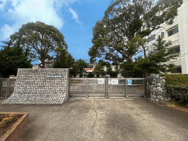 周辺環境:習志野市立袖ケ浦西小学校