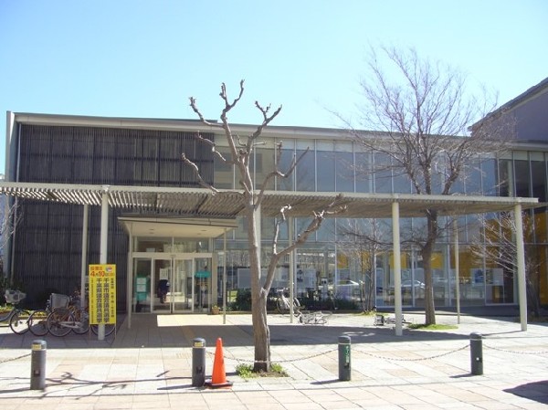 周辺環境:千葉市美浜図書館