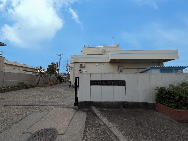 周辺環境:船橋市立塚田小学校(充実したプログラムで、知りたい欲求をそっと満たせる学校)