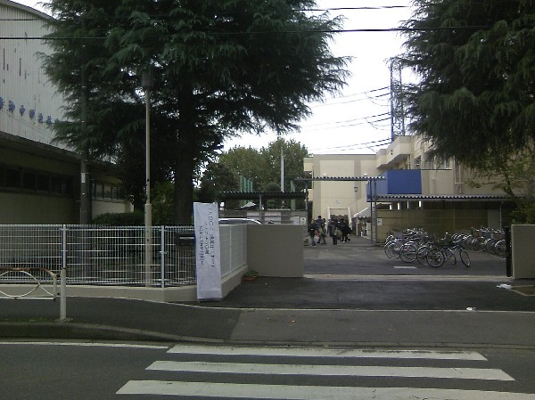 周辺環境:船橋市立海神中学校