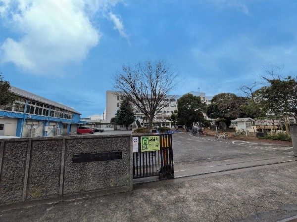 周辺環境:船橋市立薬円台南小学校　(地元の文化を楽しみ、地域への愛着を深めていく学校)