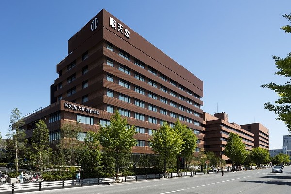 周辺環境:順天堂大学医学部附属浦安病院　(高度な先進医療を提供する大学附属の総合病院。救命救急センターを備え、地域医療の基幹病院として活躍。)