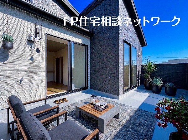 バルコニー※本画像はCGで作成しており、実際に現地に家具はおかれておりません。また価格に家具は含まれておりません