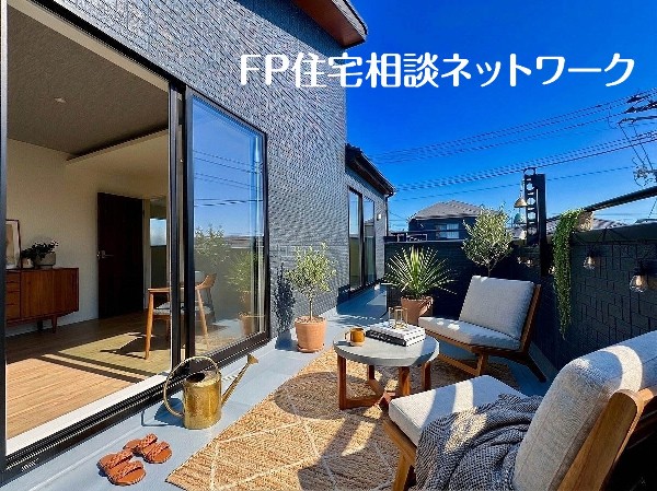 バルコニー※本画像はCGで作成しており、実際に現地に家具はおかれておりません。また価格に家具は含まれておりません