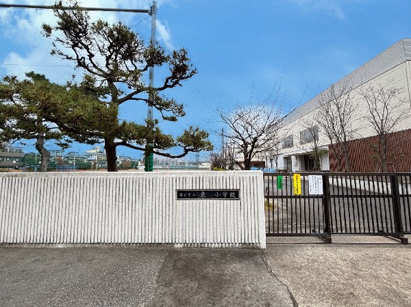 周辺環境:浦安市立東小学校(先生や友達と支え合いながら、安心して自分らしくいられる学校)