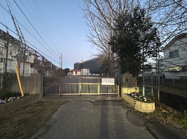 周辺環境:八千代台西中学校　(毎日の小さな発見を大切に、わくわくする気持ちを育む学校)