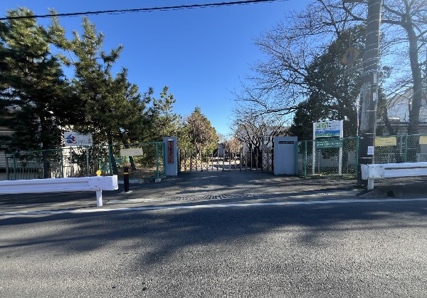 周辺環境:中国分小学校　(どんなときも笑顔を忘れず、前向きな気持ちになれる学校)