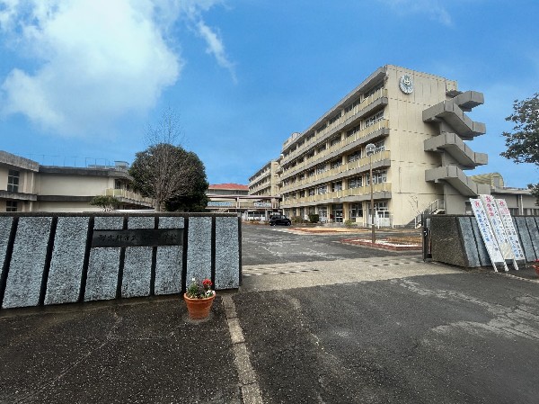 周辺環境:第七中学校　(どんな時も自分の味方がいてくれる、安心感あふれる学校)