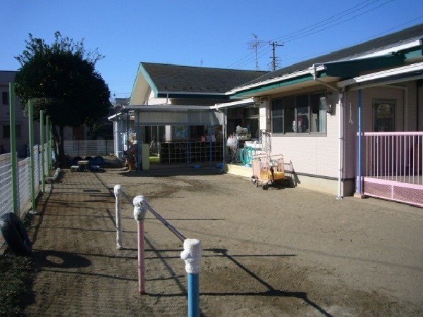 周辺環境:若宮保育園　(市川市若宮にある認可保育園。閑静な住宅街にあり、家庭的な雰囲気の中で一人ひとりに寄り添う保育を実践。)