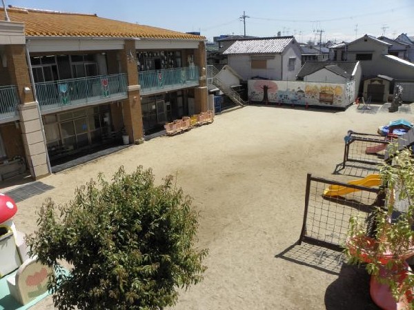 周辺環境:美浜区幼保連携型認定こども園 チューリップこども園　(木々の緑や花々に囲まれ、穏やかな情緒を育む教育の場)