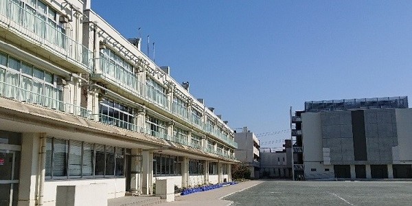 周辺環境:浦安市立南小学校