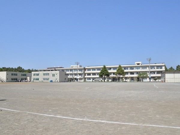 周辺環境:千葉市立幕張西中学校
