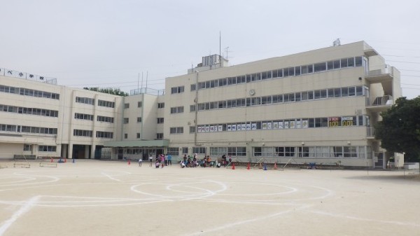 周辺環境:鎌ケ谷市立道野辺小学校(清潔で明るい校舎で、毎日を気持ちよくスタートできる学校)