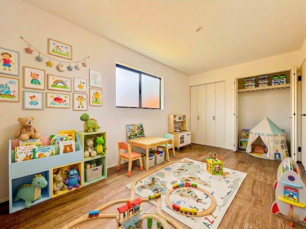 子供部屋　本画像はCGで作成しており、実際に現地に家具はおかれておりません。また価格に家具は含まれておりません。