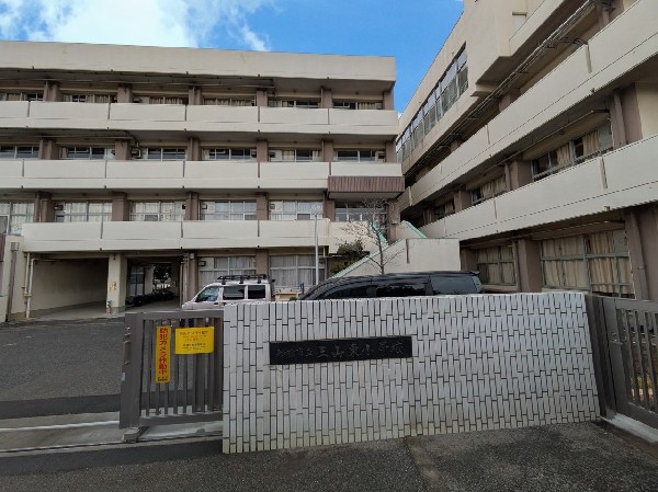 周辺環境:船橋市立三山東小学校　(身の回りの安全に配慮し、安心して活動に打ち込める学校)