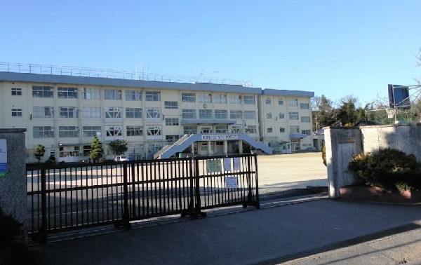 周辺環境:市川市立下貝塚中学校