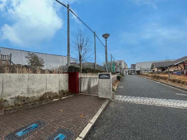 周辺環境:津田沼小学校　(多彩な経験を通じて、世界を少しずつ広げていける学校)