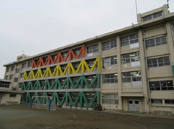 周辺環境:千葉市立登戸小学校