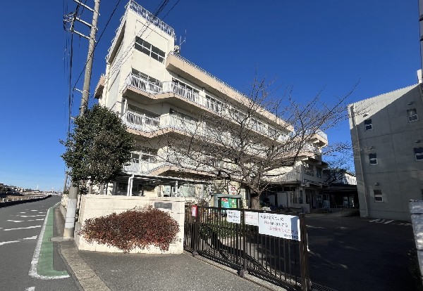 周辺環境:市川市立国分小学校(自分の良さに気づき、自分を好きになれる機会が多い学校)