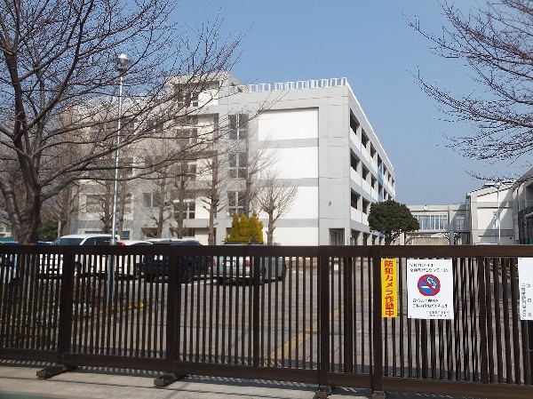 周辺環境:千葉市立轟町中学校