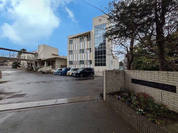 周辺環境:船橋市立前原中学校　(落ち着いた学びの空間が、深い思考をそっと助けてくれる学校)