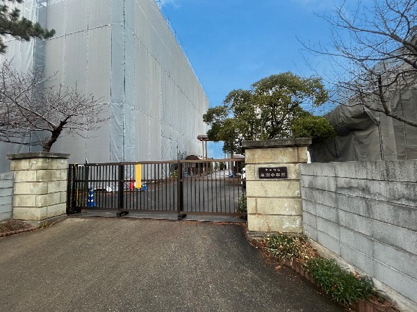 周辺環境:千葉市立高洲中学校(友達への励ましの言葉が、あちこちから聞こえてくる学校)