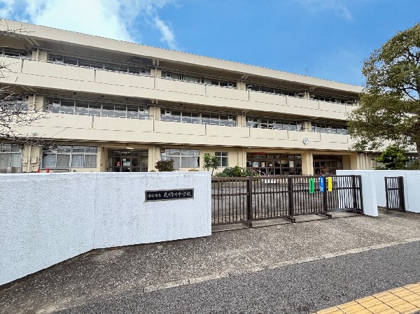 周辺環境:浦安市立見明川中学校(基礎をコツコツと学び、確かな自信を少しずつ育てる学校)