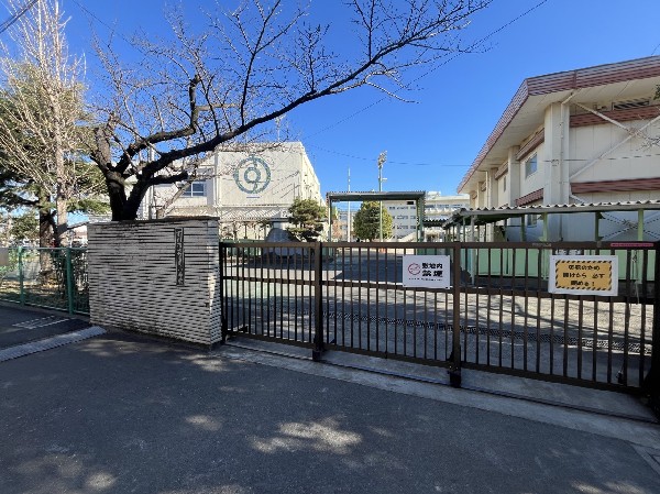 周辺環境:菅野小学校　(先生と一緒に悩み、一緒に解決する安心感がある学校)