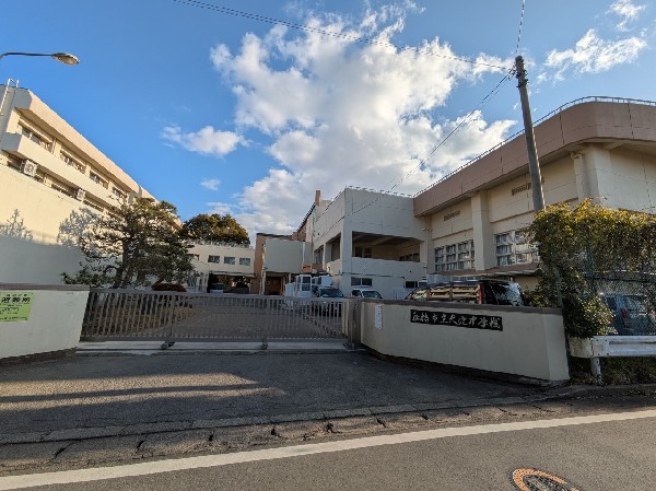 周辺環境:船橋市立大穴中学校(何事も一生懸命に取り組み、充実した時間を過ごせる学校)